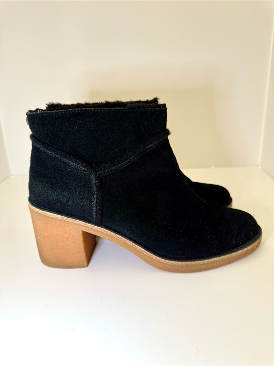 UGG Shoes - UGG Kasen Black Ankle Suede Boots